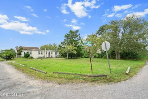 Exterior - 108 Baltic Ave, Waretown, NJ 08758 photo 1 of 3