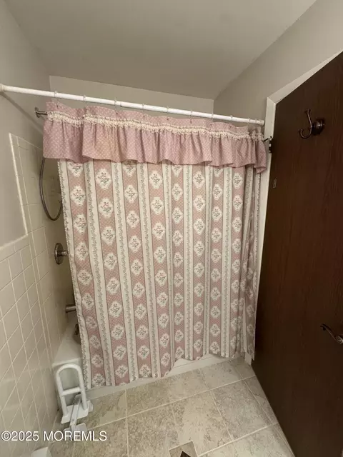Bath - 51 Sunset Rd # A, Whiting, NJ 08759 photo 2 of 3