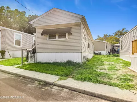 10 Robin, Hazlet, NJ 07730 photo 16