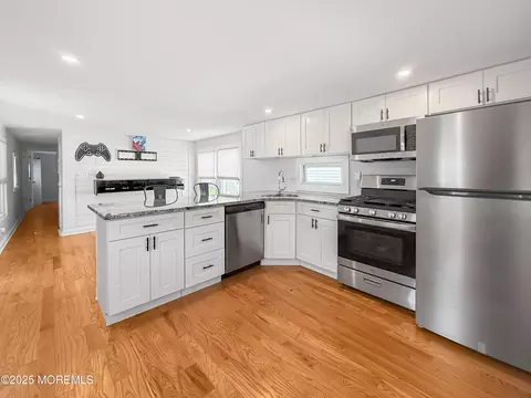 10 Robin, Hazlet, NJ 07730 photo 5