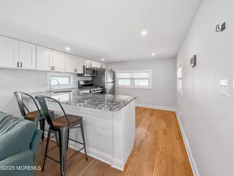 10 Robin, Hazlet, NJ 07730 photo 3