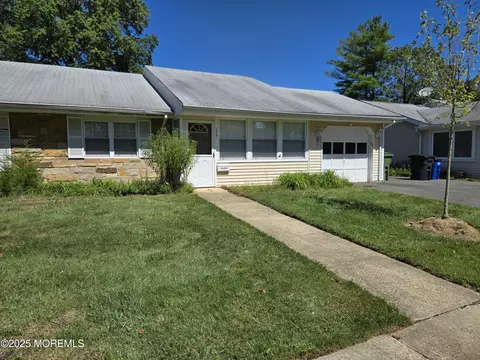84 Gladiola Ct # B, Lakewood, NJ 08701