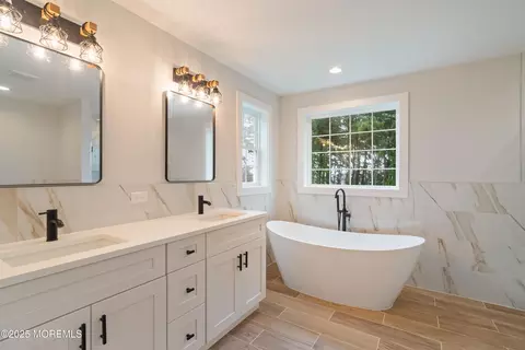 Bath - 1966 Breakers Dr, Barnegat, NJ 08005 photo 3 of 6
