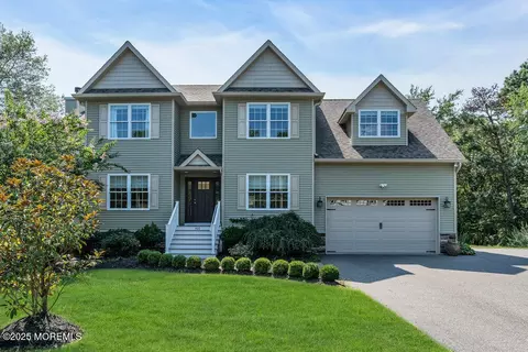 600 Brookside Dr, Toms River, NJ 08753