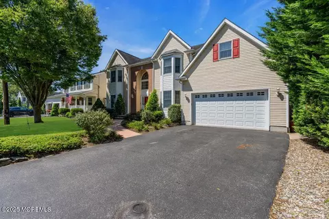 403 Matt Robinson Ln, Point Pleasant, NJ 08742