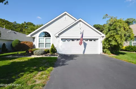 2506 Woodbine Ln, Toms River, NJ 08755