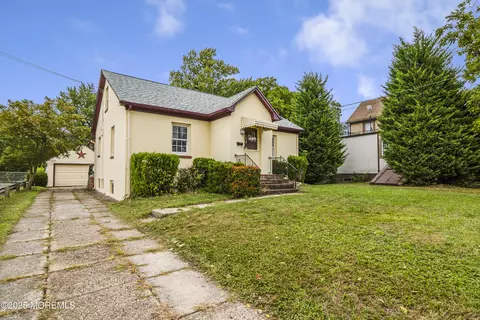 805 King George Rd, Fords, NJ 08863