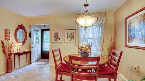 304 Larkspur Ln, Jackson, NJ 08527