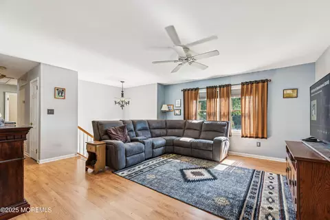 682 Millbrook Rd, Brick, NJ 08724 photo 3
