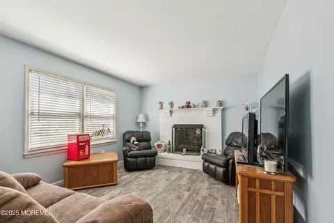 682 Millbrook Rd, Brick, NJ 08724 photo 12