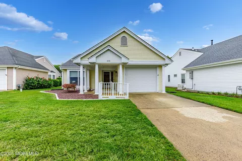 213 Bridport Pl, Manchester, NJ 08759