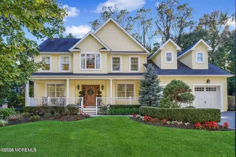 4 Del Ray Ct, Middletown, NJ 07748