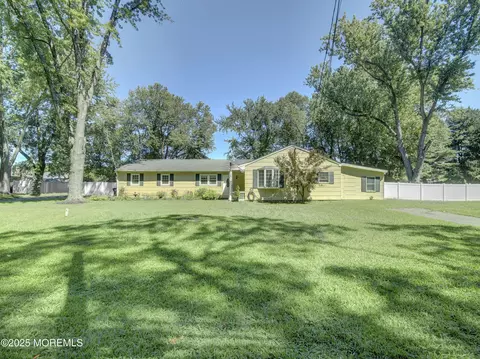 216 Paint Island Spring Rd, Millstone, NJ 08510