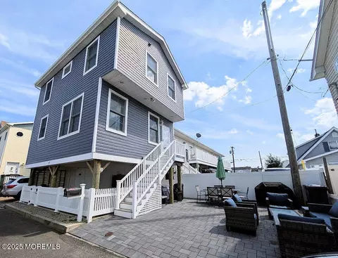 105 W Shore Way, Lavallette, NJ 08735