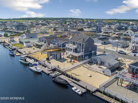 12 W Hudson Dr, Little Egg Harbor, NJ 08087