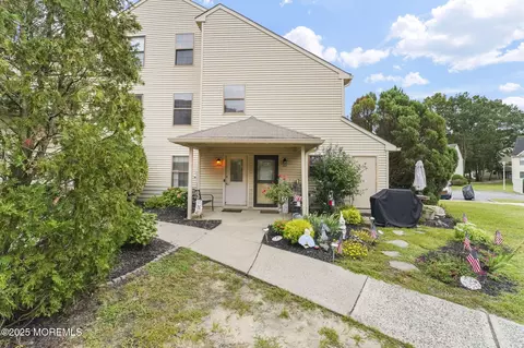 306 Sage Ct, Jackson, NJ 08527