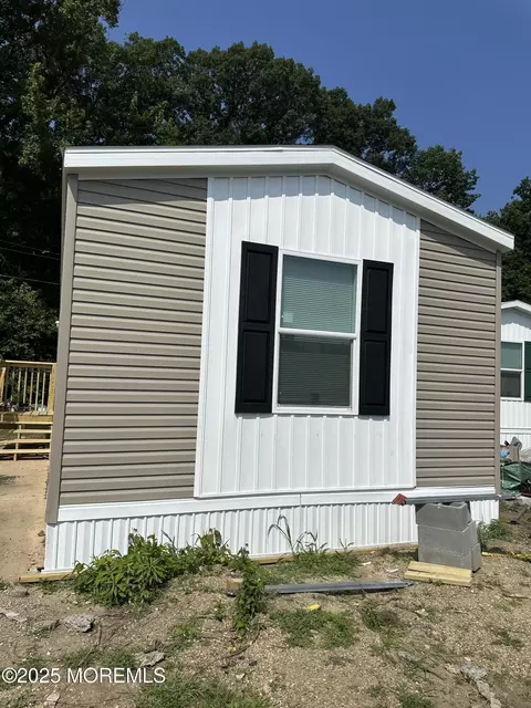 513 Spruce St, Robbinsville, NJ 08691