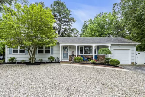 640 Broadway Blvd, Toms River, NJ 08757