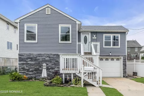 825 Lorillard Ave, Union Beach, NJ 07735