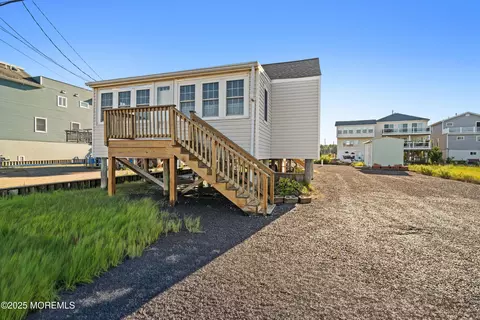 1287 W Mallard Dr, Manahawkin, NJ 08050