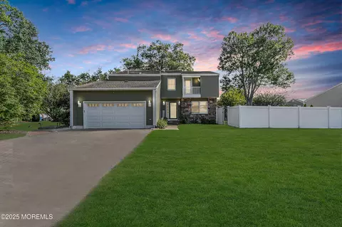 73 Theresa Ct, Toms River, NJ 08753