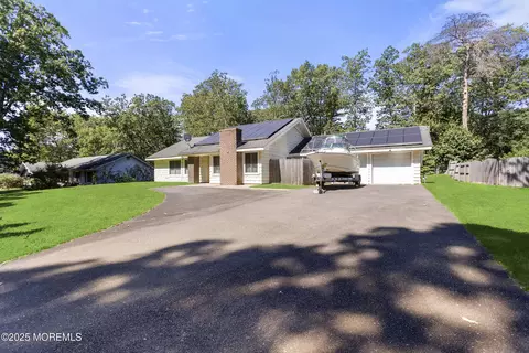 14 Cambridge Dr, Jackson, NJ 08527