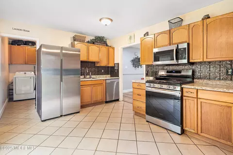 Kitchen - 8 Harfield Dr, Jackson, NJ 08527 photo 3 of 3
