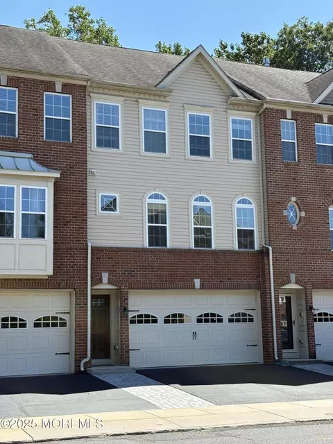 63 Pate Dr, Middletown, NJ 07748