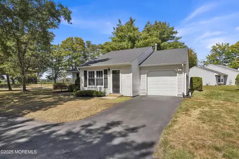 3 Carnaby Close #1000, Freehold, NJ 07728