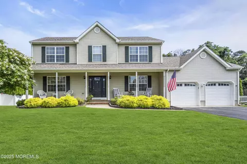 15 Jacqueline Ct, Lanoka Harbor, NJ 08734