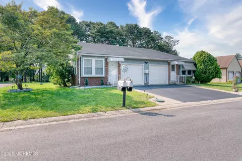 6 Ardmore St #A, Whiting, NJ 08759