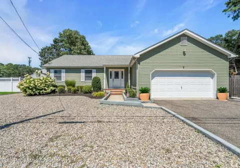 978 Linden Ave, Brick, NJ 08723