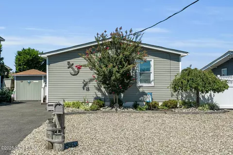 42 E Pampano Dr, Brick, NJ 08723 photo 2