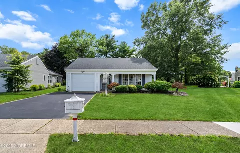50 Flintshire Ter, Manchester, NJ 08759