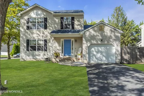 302 Maxwell Ct, Brick, NJ 08724