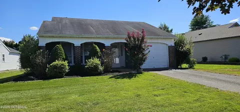29 Hastings Rd, Manchester, NJ 08759