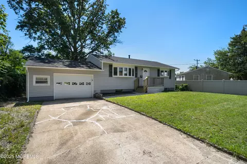436 Alfred Rd, Toms River, NJ 08757
