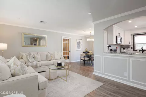 28 Birch St, Beachwood, NJ 08722