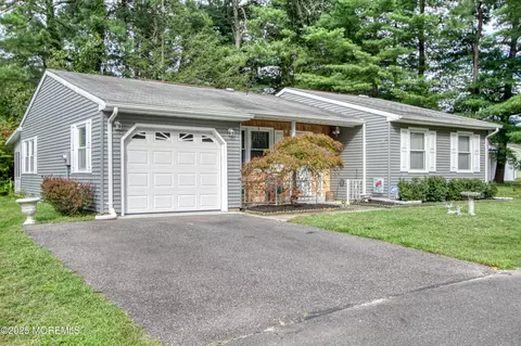 14 Falmouth Ave, Whiting, NJ 08759