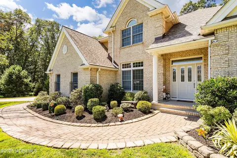 1807 Bridlemere Ave, Wall, NJ 07719
