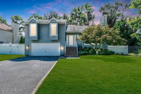 8 Marc Dr, Howell, NJ 07731