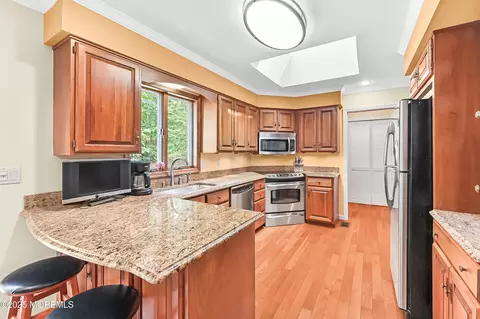 Kitchen - 11 Deer Path, Holmdel, NJ 07733 photo 1 of 5