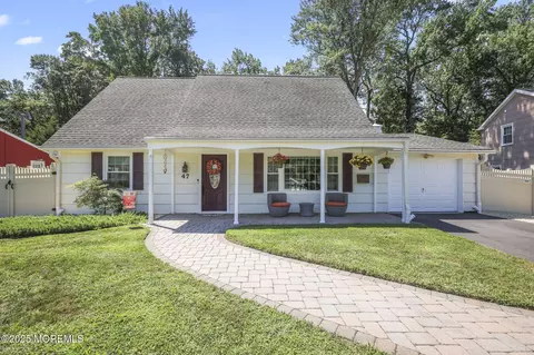 47 Overlea Ln, Aberdeen, NJ 07747