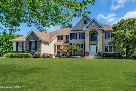 4 Bermet Ct, Tinton Falls, NJ 07724