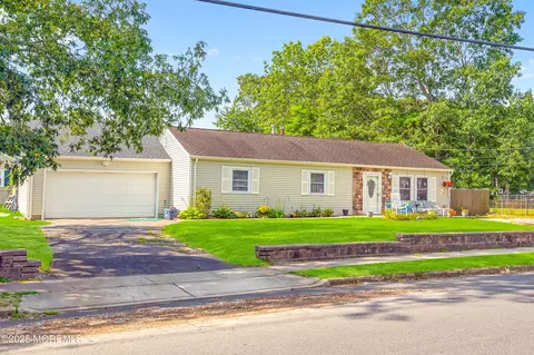50 Park Ave, Bayville, NJ 08721