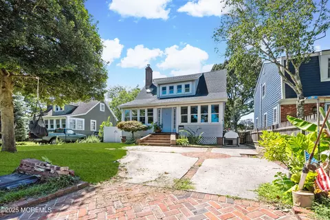 915 Brooks Rd, Point Pleasant, NJ 08742