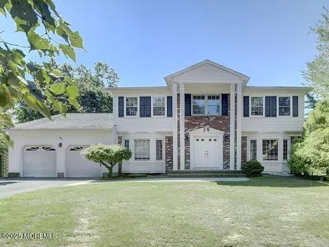43 Apache Dr, Englishtown, NJ 07726