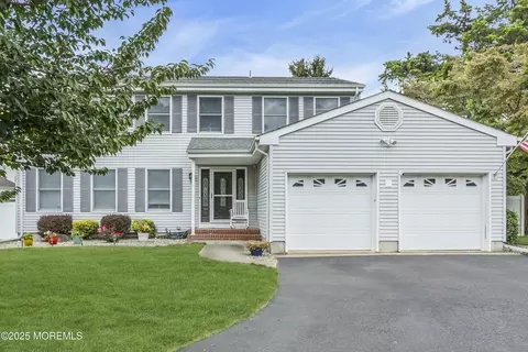 78 Theresa Ct, Toms River, NJ 08753
