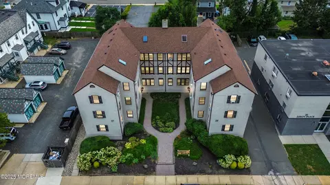 17 Leroy Pl #3B, Red Bank, NJ 07701