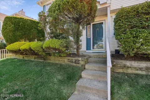 1115 Roseberry Ct, Morganville, NJ 07751